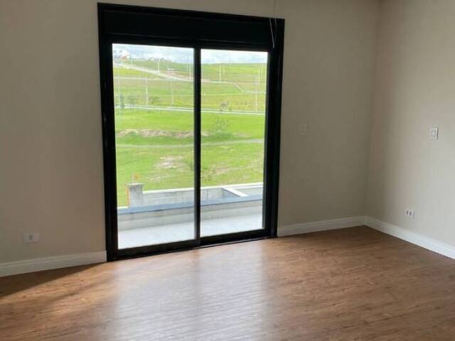 Casa para Venda em São José dos Campos - 2