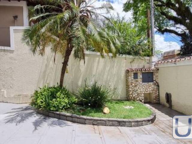 Casa para Venda em São José dos Campos - 3