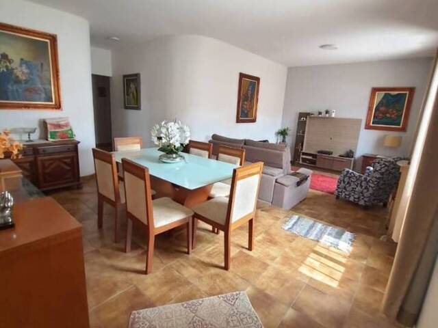 Casa para Venda em São José dos Campos - 2