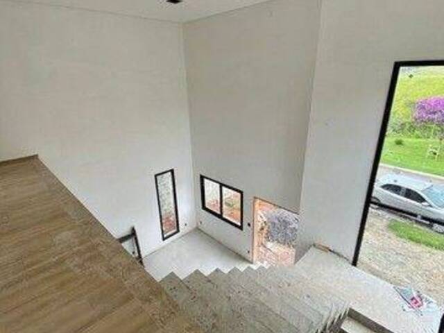 Casa para Venda em São José dos Campos - 2