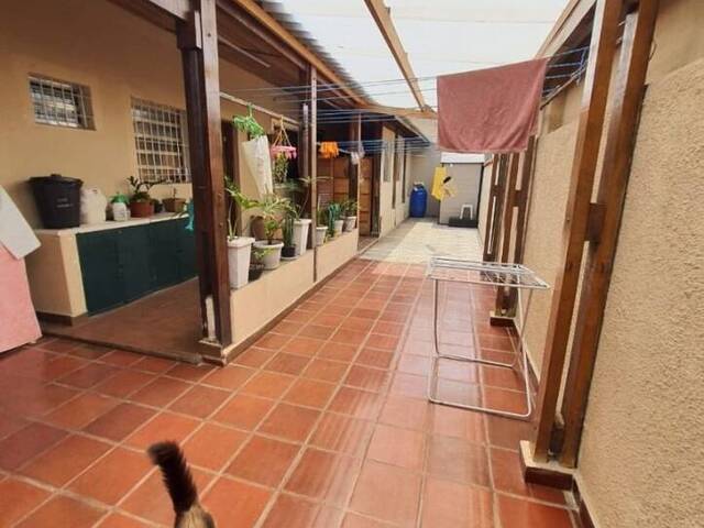 Casa para Venda em São José dos Campos - 4