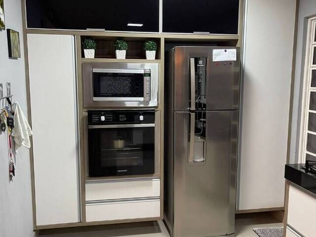 Casa para Venda em São José dos Campos - 4