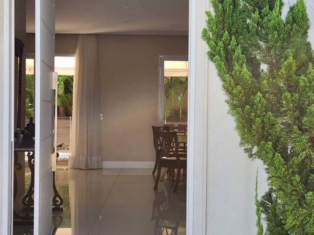 Casa para Venda em São José dos Campos - 2