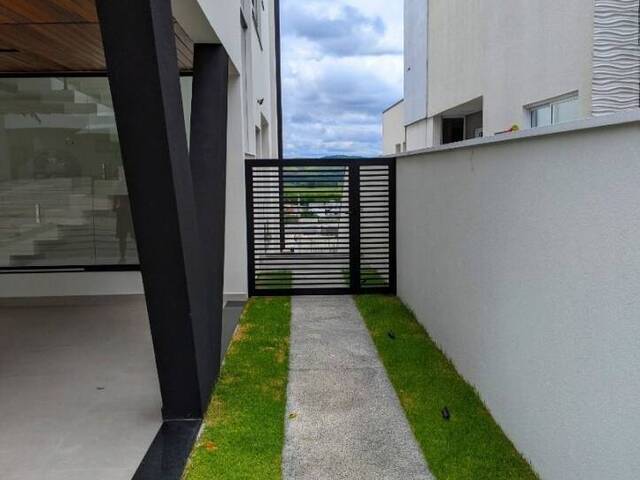 Casa para Venda em São José dos Campos - 5