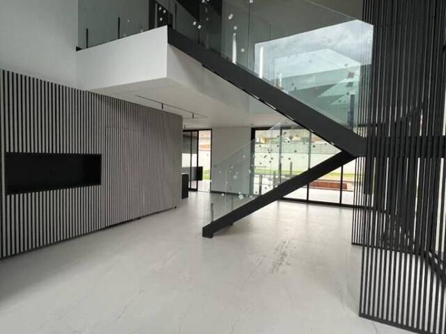 Casa para Venda em São José dos Campos - 4