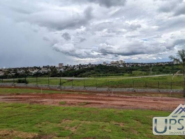 Terreno para Venda em São José dos Campos - 3
