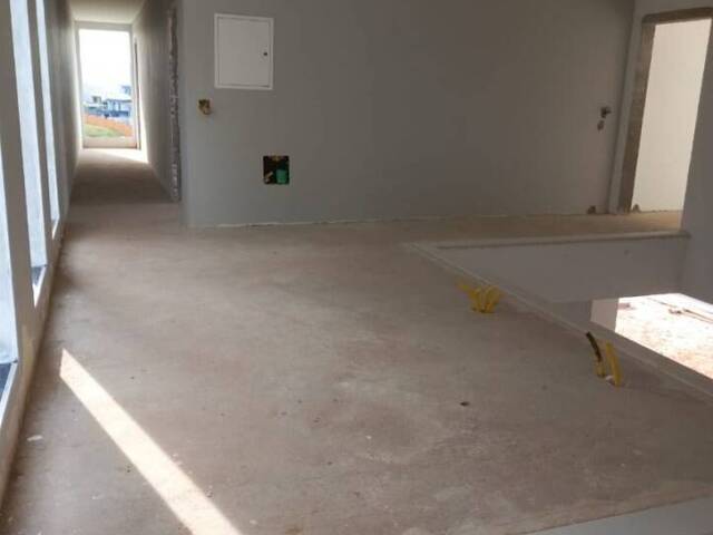 Casa para Venda em São José dos Campos - 5