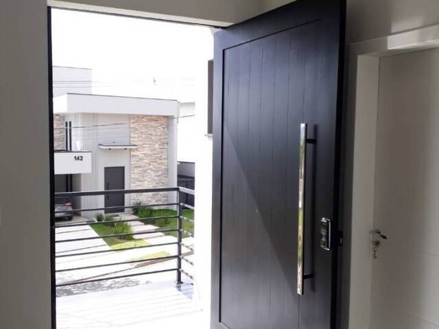 Casa para Venda em São José dos Campos - 4