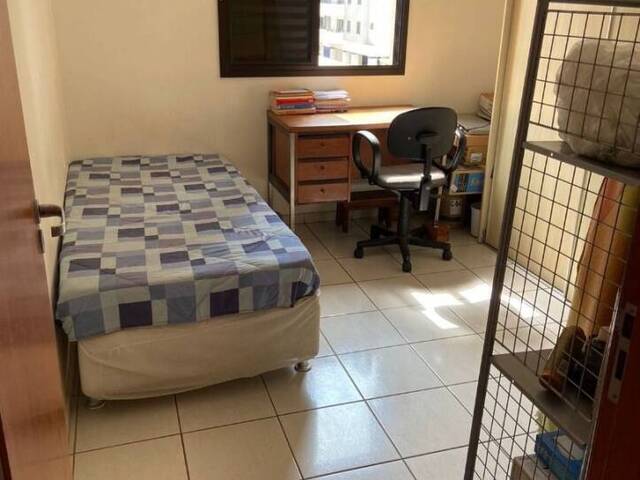 Apartamento para Venda em São José dos Campos - 2