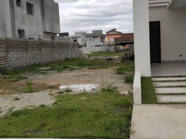 Terreno para Venda em Jacareí - 2