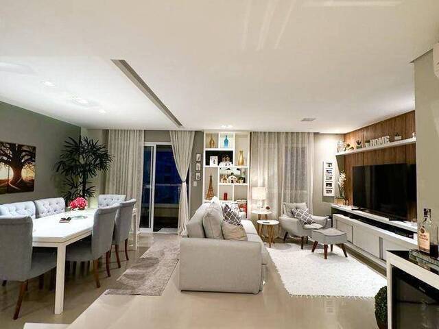 Apartamento para Venda em São José dos Campos - 2