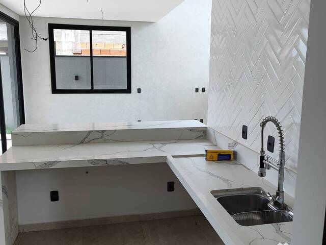 Casa para Venda em São José dos Campos - 4