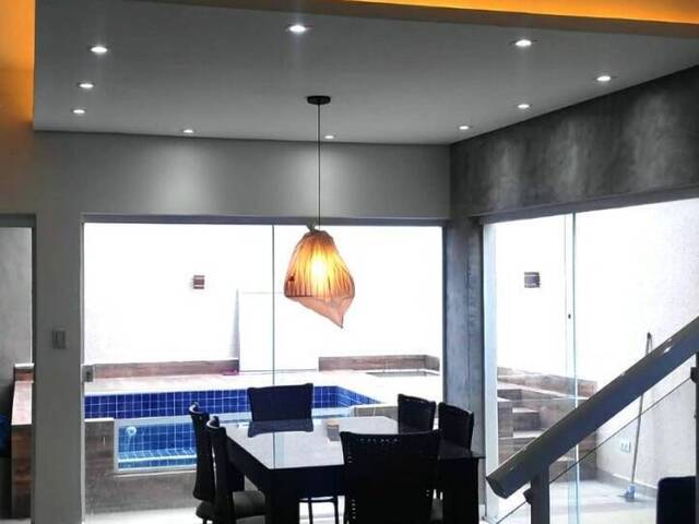 Casa para Venda em São José dos Campos - 2