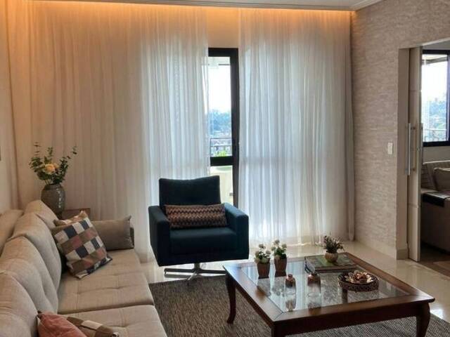 Apartamento para Venda em São José dos Campos - 2