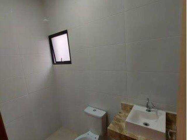 Casa para Venda em São José dos Campos - 3