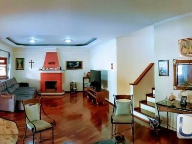 Casa para Venda em São José dos Campos - 2