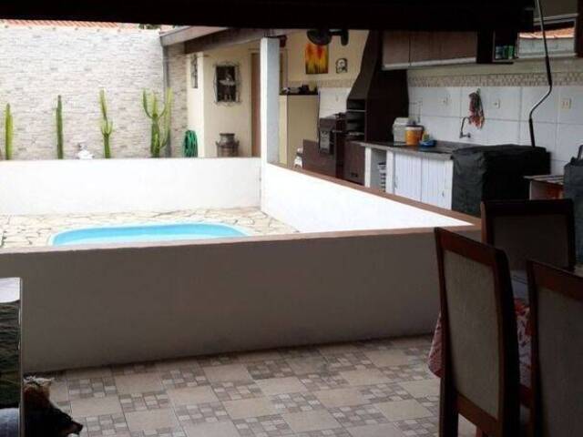 Casa para Venda em São José dos Campos - 3