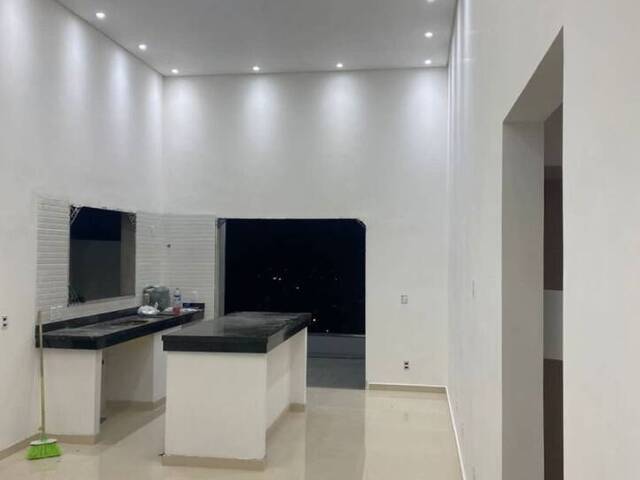 Casa para Venda em Caçapava - 4