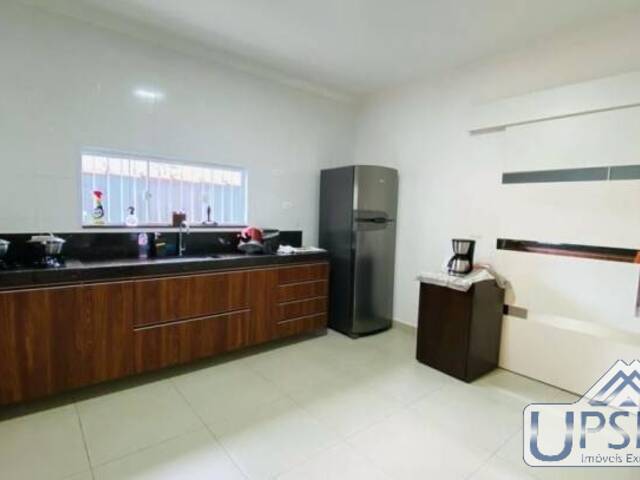 Casa para Venda em São José dos Campos - 2