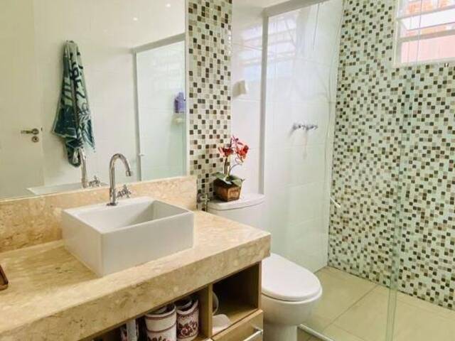 Casa para Venda em São José dos Campos - 4