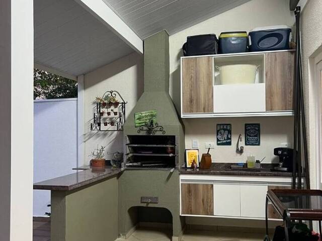 Casa para Venda em São José dos Campos - 2