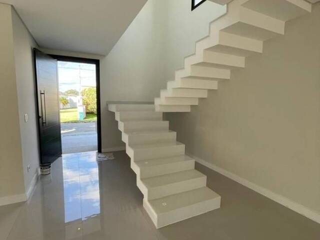 Casa para Venda em São José dos Campos - 3