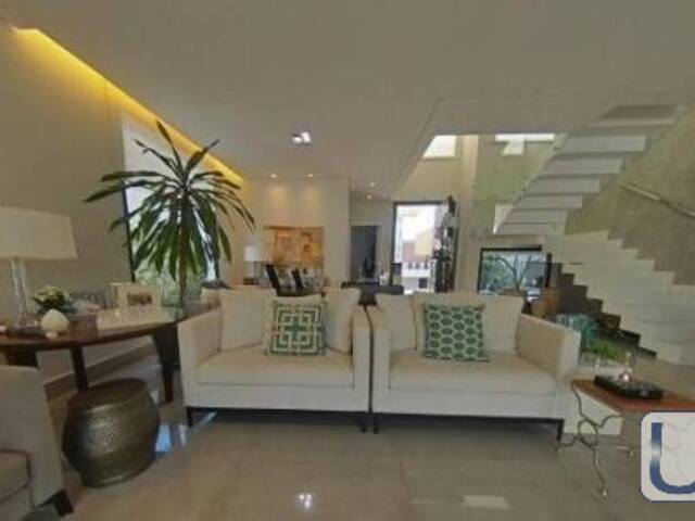 Casa para Venda em São José dos Campos - 4