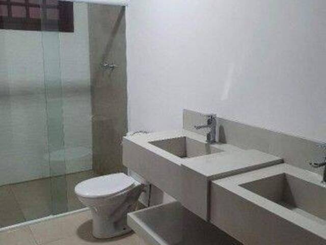 Casa para Venda em São José dos Campos - 4