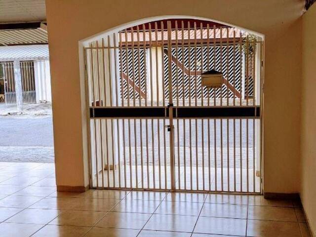 Casa para Venda em São José dos Campos - 3