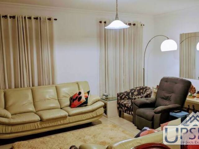 Casa para Venda em São José dos Campos - 4