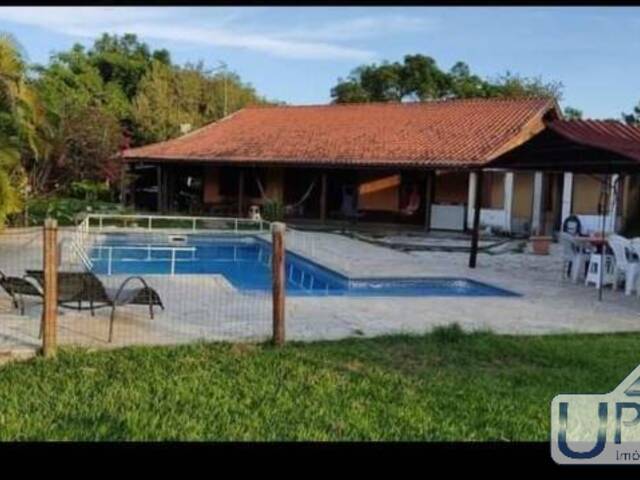 Venda em Condomínio Lagoinha - Jacareí