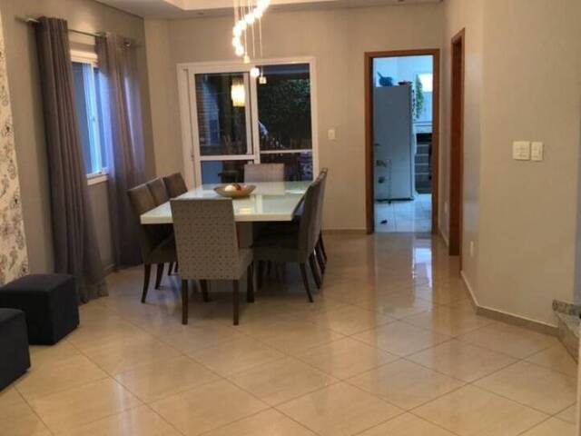 Casa para Venda em São José dos Campos - 2