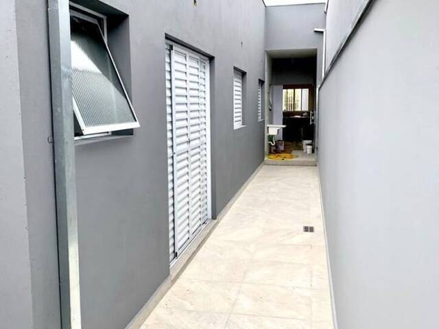 Casa para Venda em São José dos Campos - 3