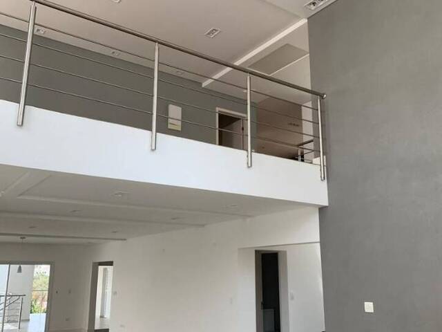 Casa para Venda em São José dos Campos - 3