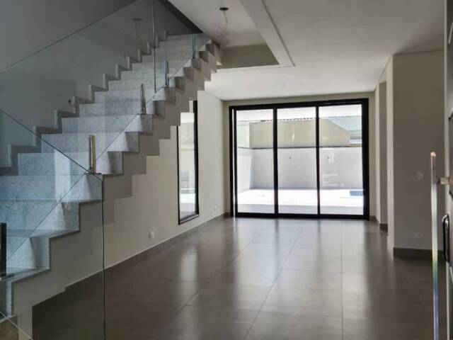 Casa para Venda em São José dos Campos - 3