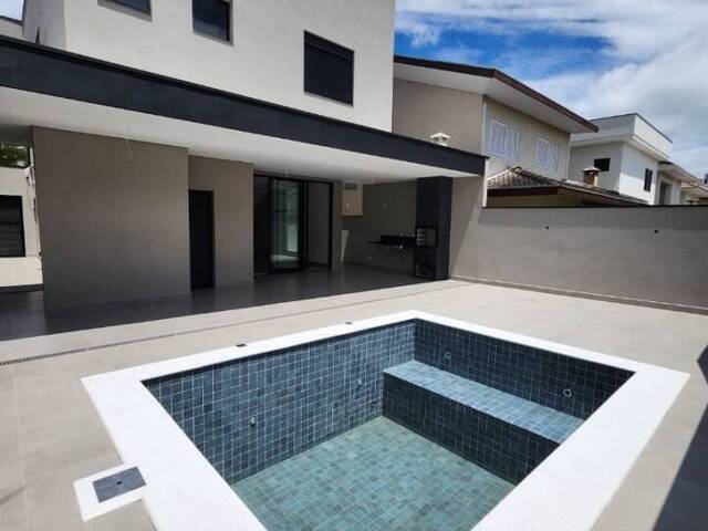 Casa para Venda em São José dos Campos - 4