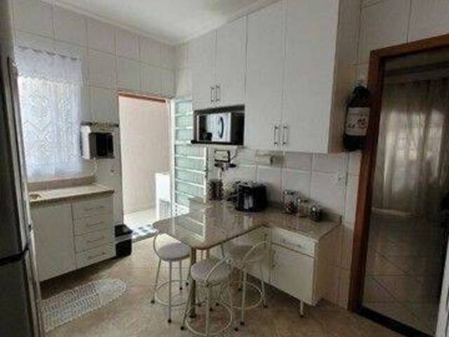 Casa para Venda em São José dos Campos - 4