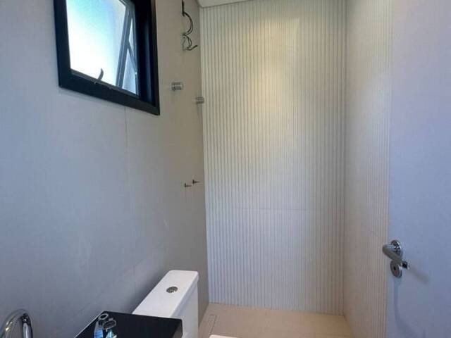 Casa para Venda em São José dos Campos - 2