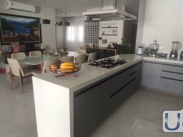 Casa para Venda em São José dos Campos - 2