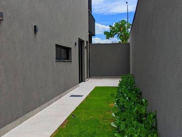 Casa para Venda em São José dos Campos - 3