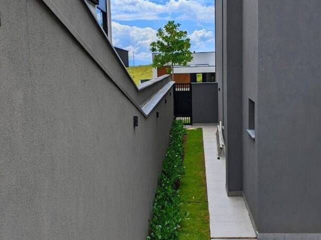 Casa para Venda em São José dos Campos - 4