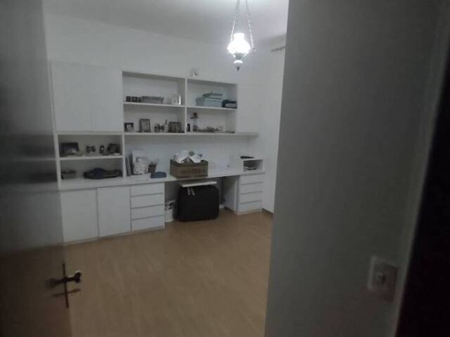 Casa para Venda em São José dos Campos - 3