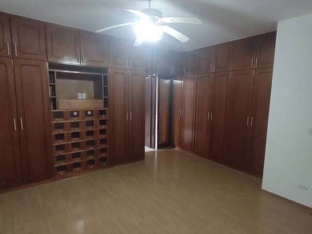 Casa para Venda em São José dos Campos - 4