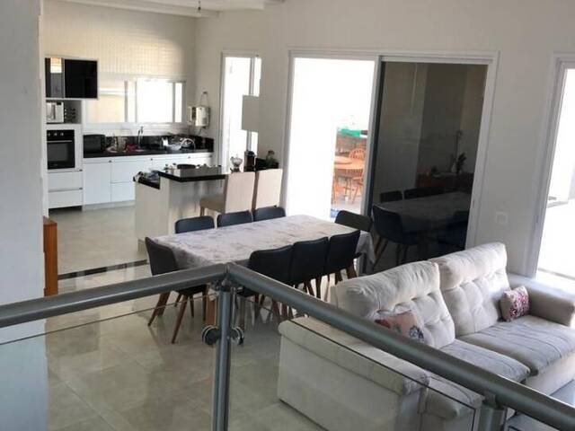 Casa para Venda em São José dos Campos - 4